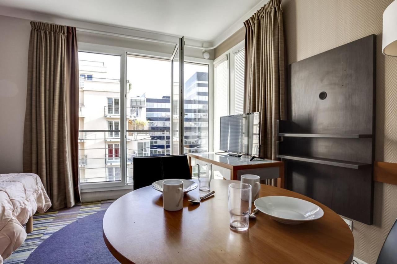 Guestready - Studio Cosy Pres Du Metro Issy-les-Moulineaux Exterior foto